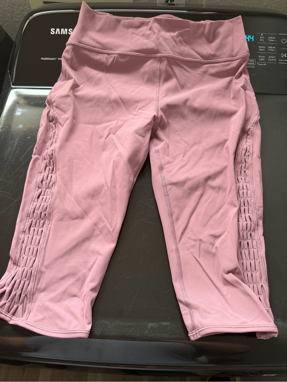 lululemon athletica 23” crop leggings (two sizes)